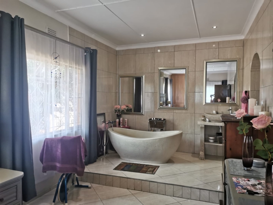 2 Bedroom Property for Sale in Bloemhof North West